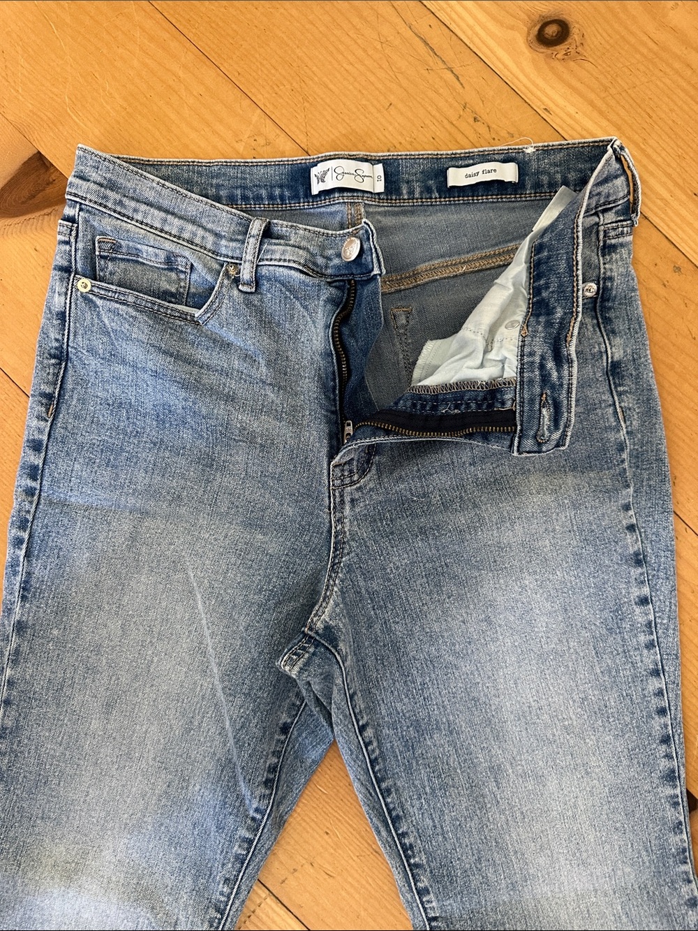 Jessica Simpson. Blue Embroidered Flared Jeans. Size 10 - Picture 3 of 9